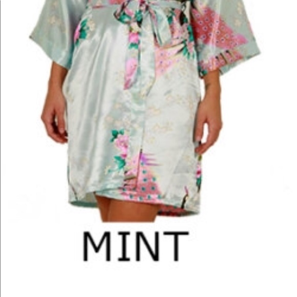 NEW SET of 6 satin getting ready robes! - Picture 2 of 2